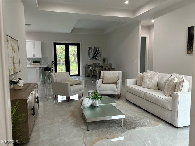 4782 8th AVE SE, Naples, FL 34117