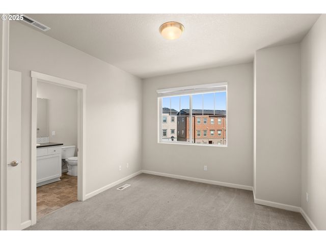 11469 Sw MONT BLANC St, Wilsonville, OR 97070