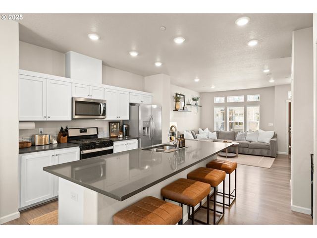 11469 Sw MONT BLANC St, Wilsonville, OR 97070