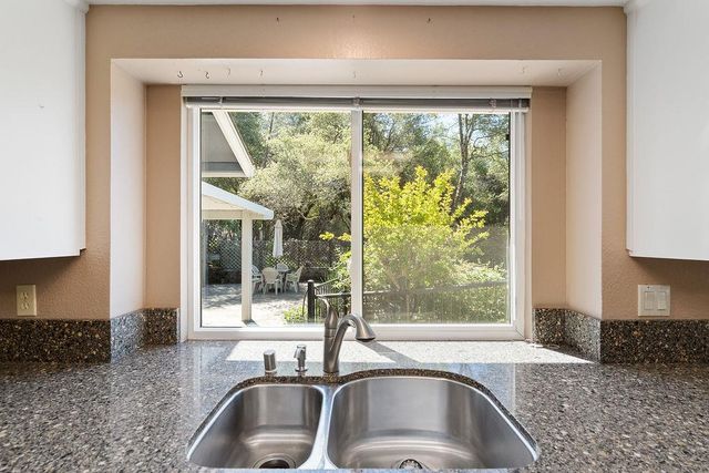 2290 Rising Hill Rd, Placerville, CA 95667