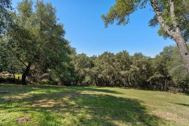 2290 Rising Hill Rd, Placerville, CA 95667