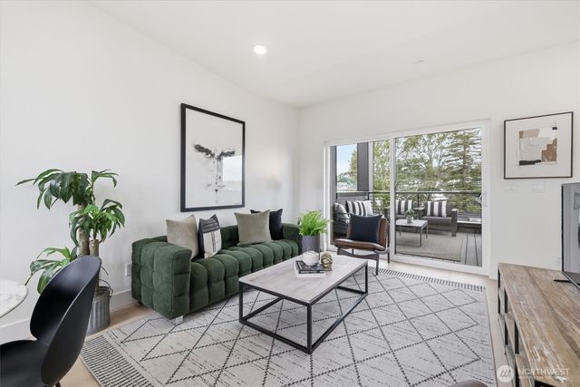 2009 Minor Avenue E, Seattle, WA 98102