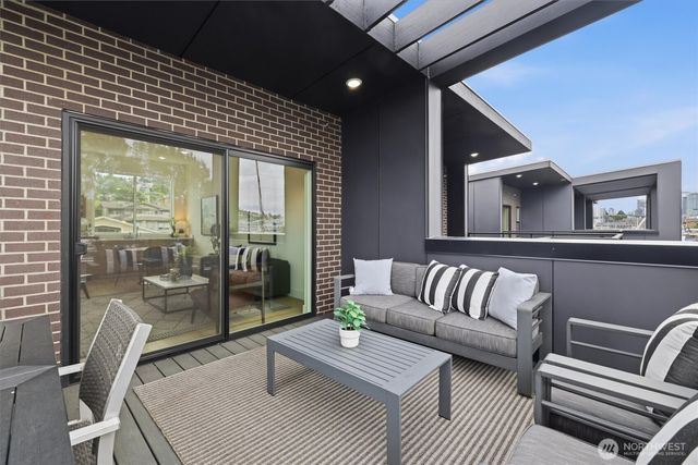 2009 Minor Avenue E, Seattle, WA 98102