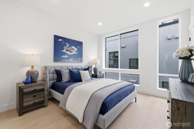 2009 Minor Avenue E, Seattle, WA 98102