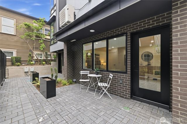 2009 Minor Avenue E, Seattle, WA 98102