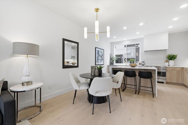 2009 Minor Avenue E, Seattle, WA 98102
