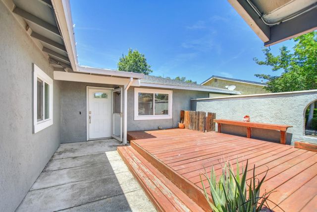8227 Longden Cir, Citrus Heights, CA 95610