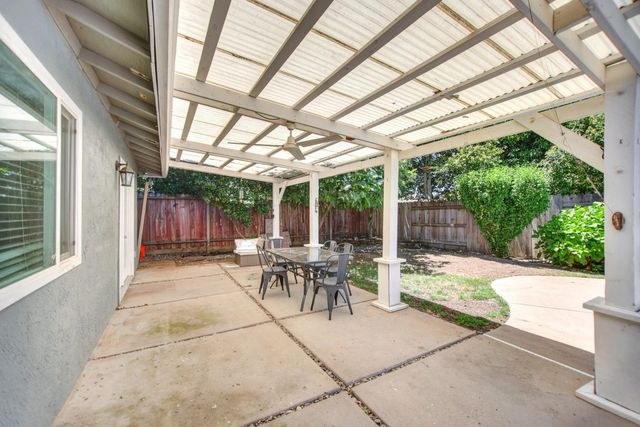 8227 Longden Cir, Citrus Heights, CA 95610