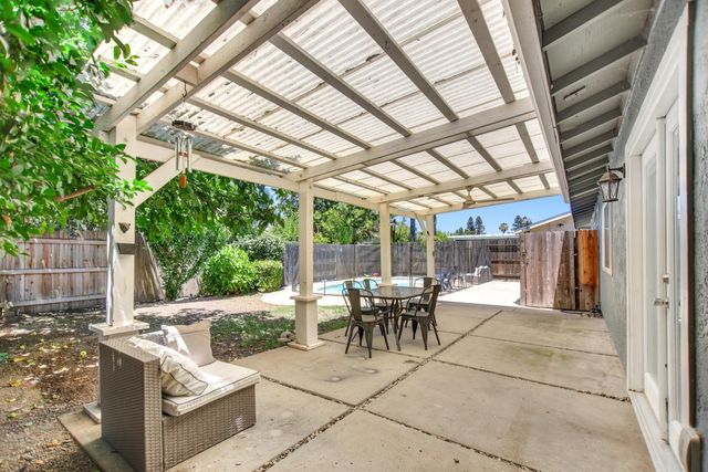 8227 Longden Cir, Citrus Heights, CA 95610