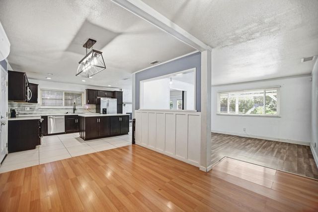 8227 Longden Cir, Citrus Heights, CA 95610