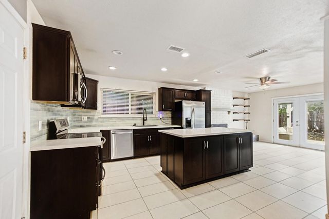 8227 Longden Cir, Citrus Heights, CA 95610