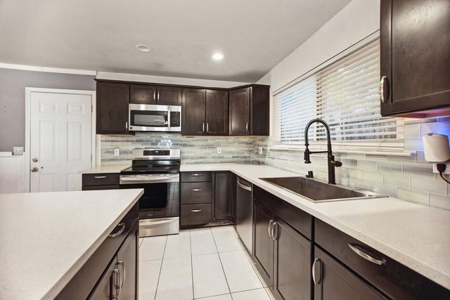 8227 Longden Cir, Citrus Heights, CA 95610