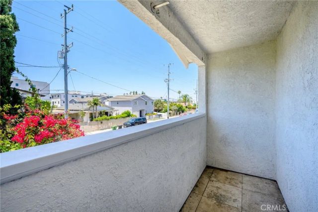 5228 Auckland 2, North Hollywood, CA 91601