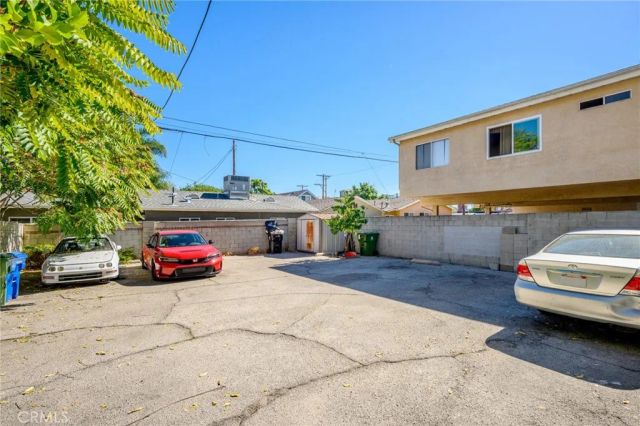 5228 Auckland 2, North Hollywood, CA 91601