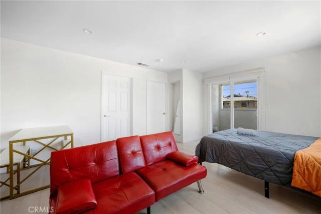 5228 Auckland 2, North Hollywood, CA 91601