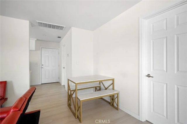 5228 Auckland 2, North Hollywood, CA 91601