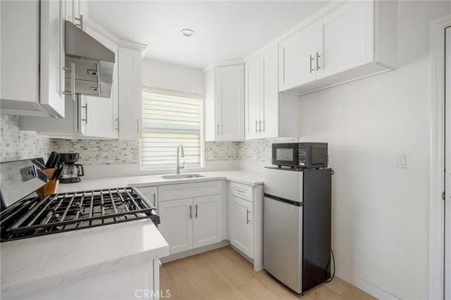 5228 Auckland 2, North Hollywood, CA 91601
