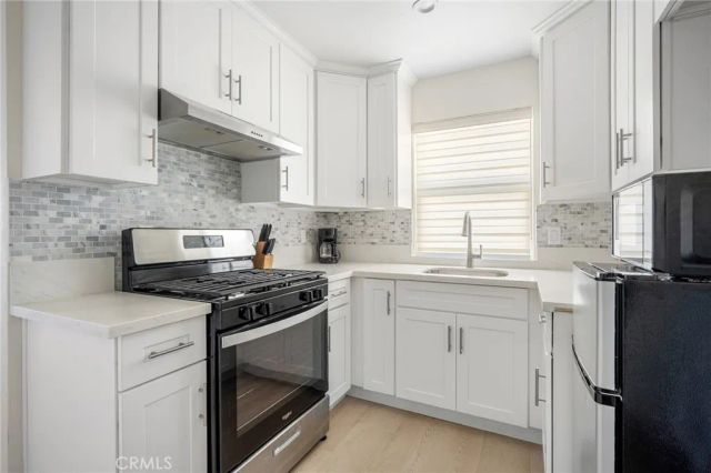 5228 Auckland 2, North Hollywood, CA 91601