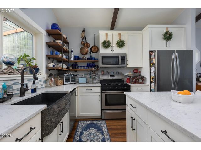 3087 Sw BEACH Ave, Lincoln City, OR 97367