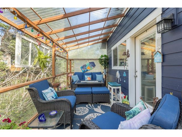 3087 Sw BEACH Ave, Lincoln City, OR 97367