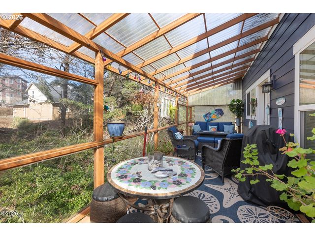 3087 Sw BEACH Ave, Lincoln City, OR 97367