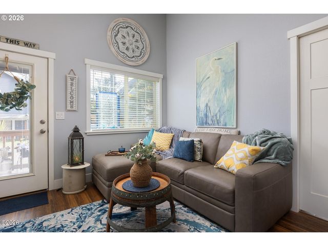 3087 Sw BEACH Ave, Lincoln City, OR 97367