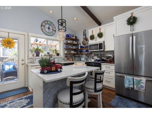 3087 Sw BEACH Ave, Lincoln City, OR 97367