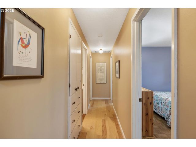 16691 S HOLCOMB Blvd, Oregon City, OR 97045