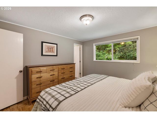 16691 S HOLCOMB Blvd, Oregon City, OR 97045
