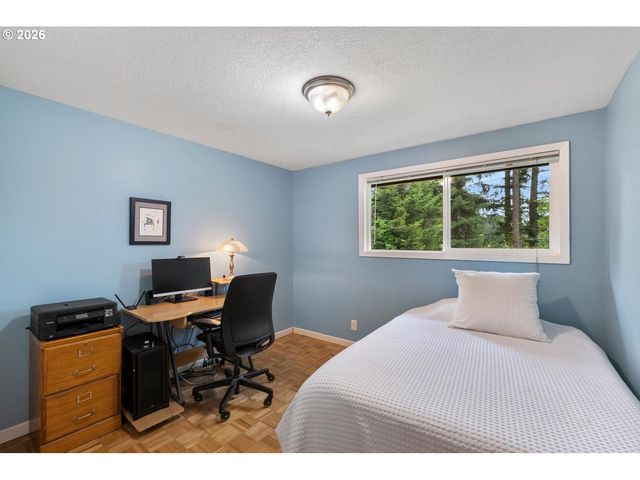16691 S HOLCOMB Blvd, Oregon City, OR 97045