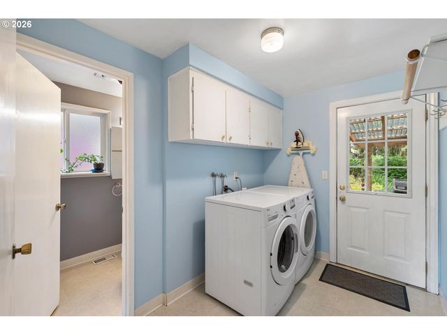 16691 S HOLCOMB Blvd, Oregon City, OR 97045