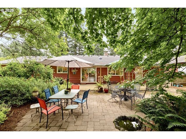 16691 S HOLCOMB Blvd, Oregon City, OR 97045