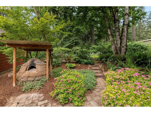 16691 S HOLCOMB Blvd, Oregon City, OR 97045