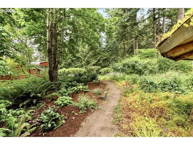 16691 S HOLCOMB Blvd, Oregon City, OR 97045