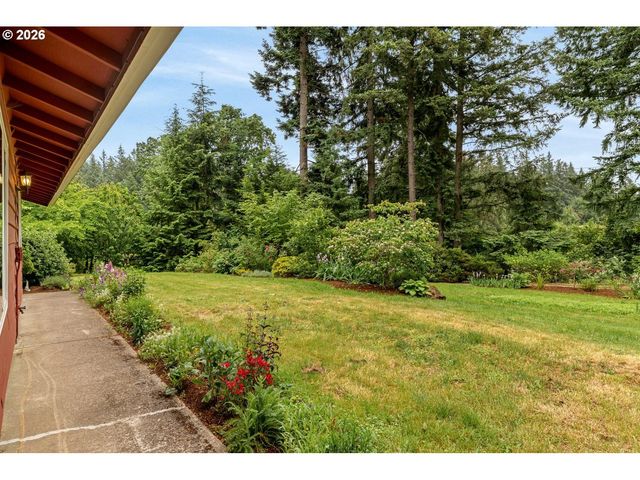 16691 S HOLCOMB Blvd, Oregon City, OR 97045