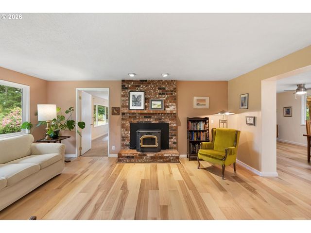 16691 S HOLCOMB Blvd, Oregon City, OR 97045
