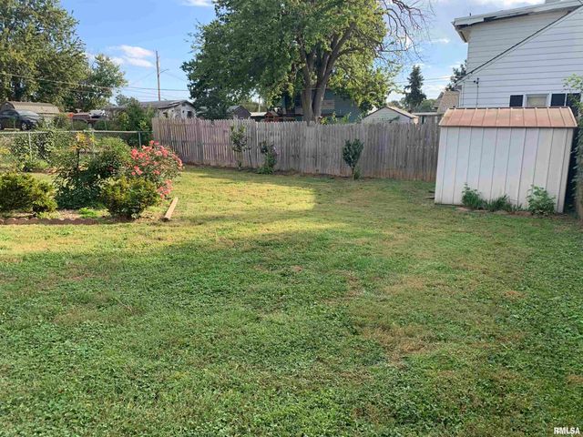 1323 S 6TH Street, Quincy, IL 62301