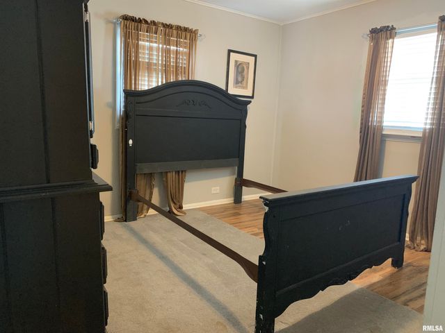 1323 S 6TH Street, Quincy, IL 62301