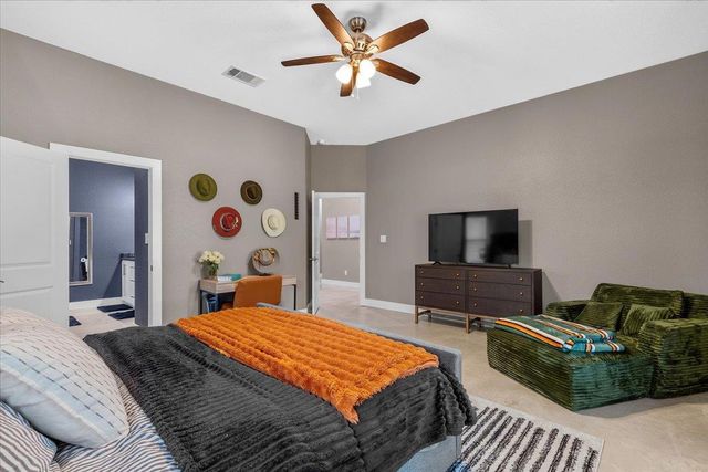 145 Cardinal LOOP, Paige, TX 78659