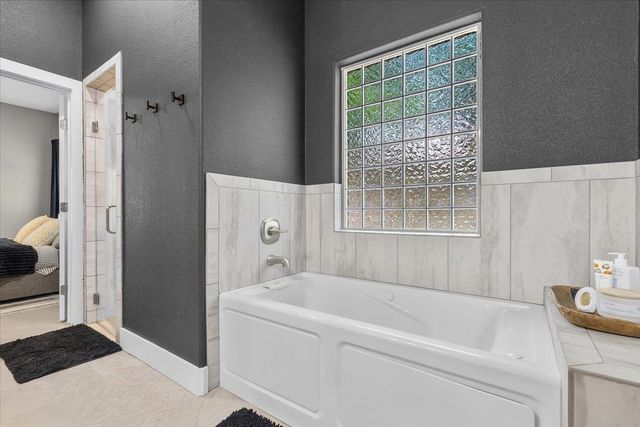 145 Cardinal LOOP, Paige, TX 78659