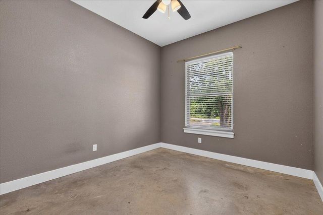 145 Cardinal LOOP, Paige, TX 78659