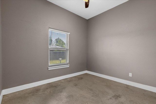 145 Cardinal LOOP, Paige, TX 78659