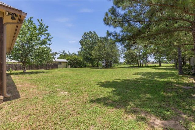 145 Cardinal LOOP, Paige, TX 78659