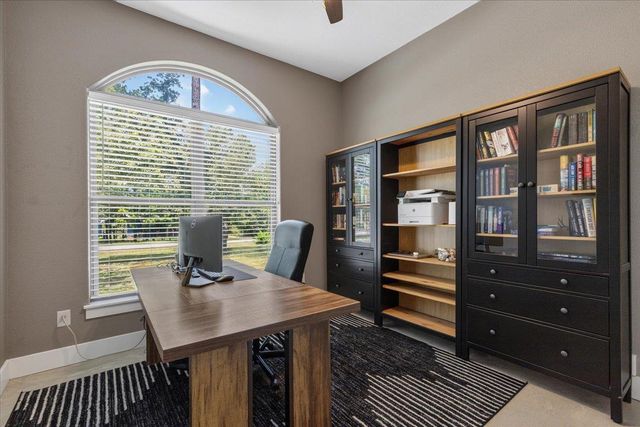 145 Cardinal LOOP, Paige, TX 78659