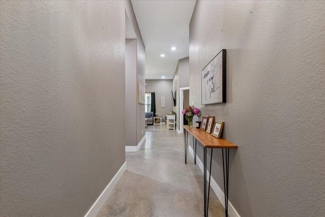 145 Cardinal LOOP, Paige, TX 78659