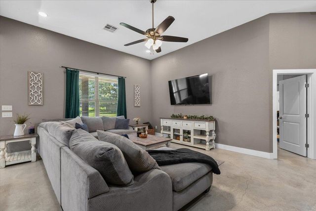 145 Cardinal LOOP, Paige, TX 78659