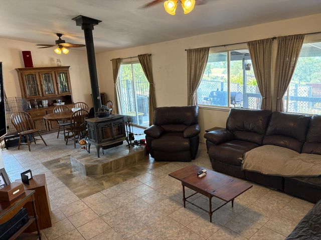 4440 E Arbolada Dr, La Grange, CA 95329