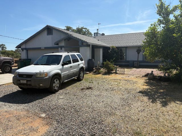 4440 E Arbolada Dr, La Grange, CA 95329