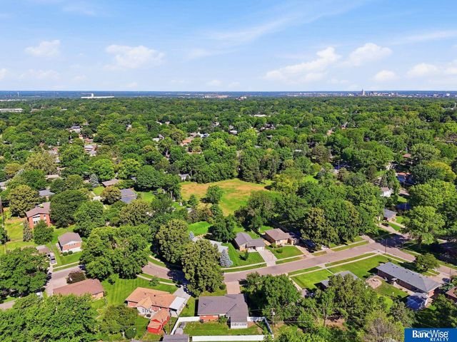 4044 S 37th Street, Lincoln, NE 68506