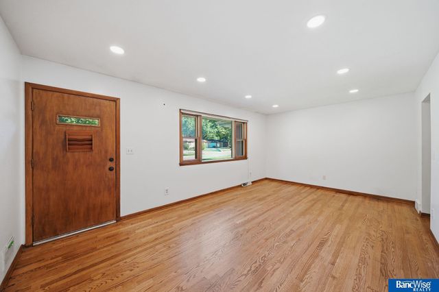 4044 S 37th Street, Lincoln, NE 68506